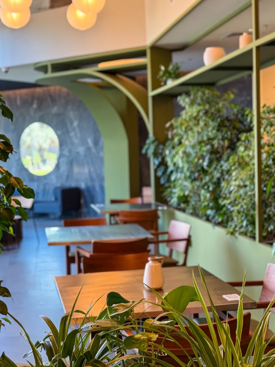Rukn green wall