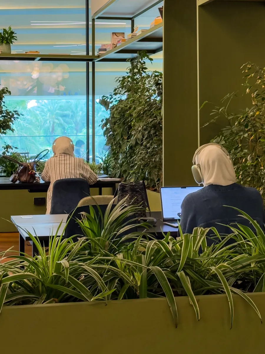 Rukn green wall
